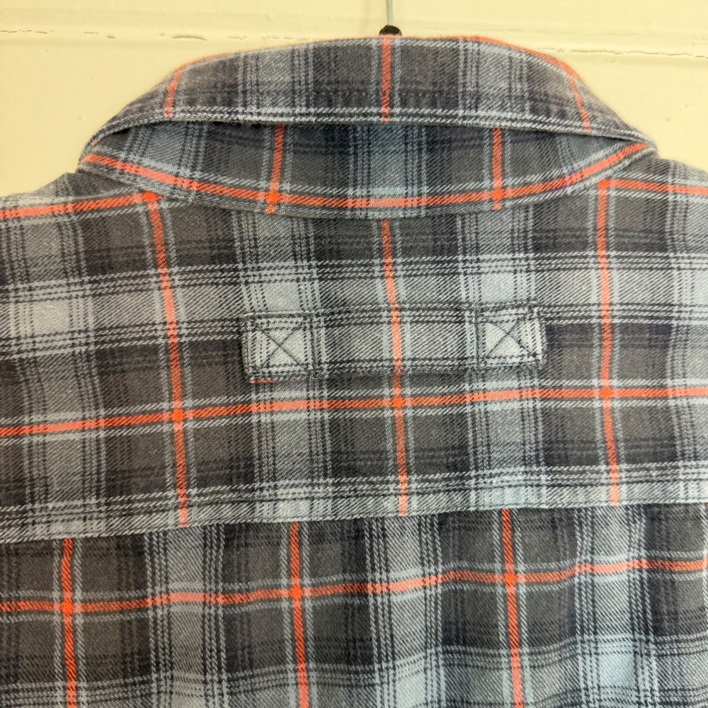 Duluth Trading Co XL Slim‎ Fit Free Swingin Flannel Slim Fit Shirt Blue Plaid - Picture 7 of 8